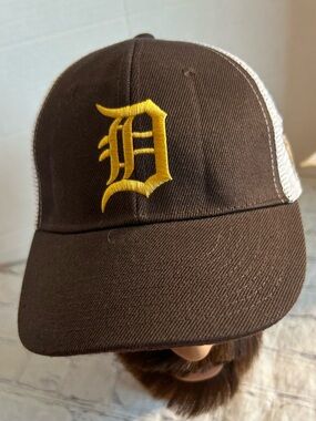 DETROIT FOX SPORTS WITH W LOGO SNAPBACK BROWN/WHITE/GOLD MENS POLYESTER CAP O/S